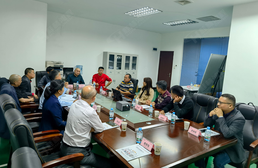 廣西塑料行業(yè)協會一行蒞臨桂林鴻程參觀指導！